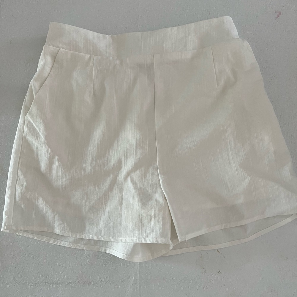 Crescent white dress shorts